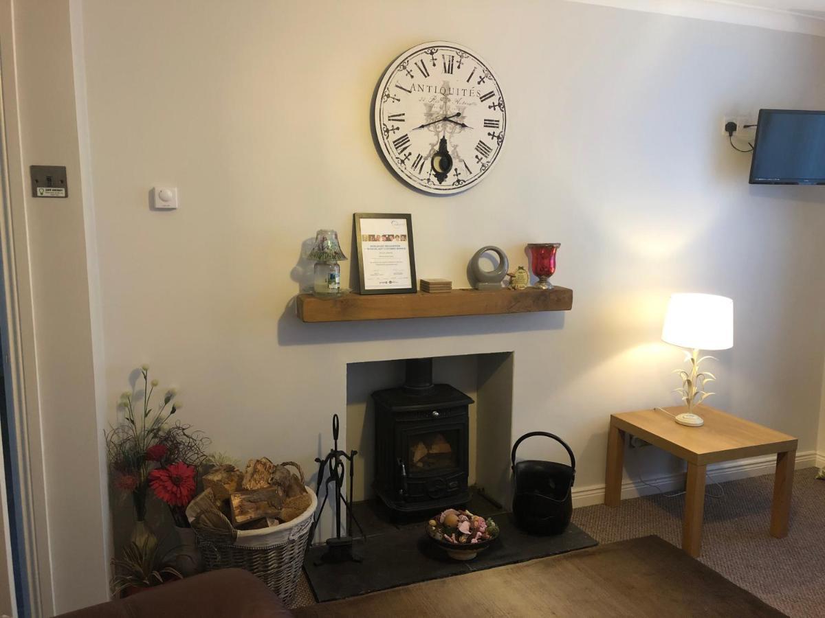 Ponderosea Cottage Free Gated Parking M1 & City Location, Wood Stove Lisburn Exteriér fotografie